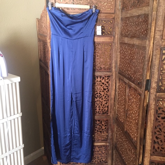 NEW NWT superdown Larissa Jumpsuit in Navy - Picture 4 of 5